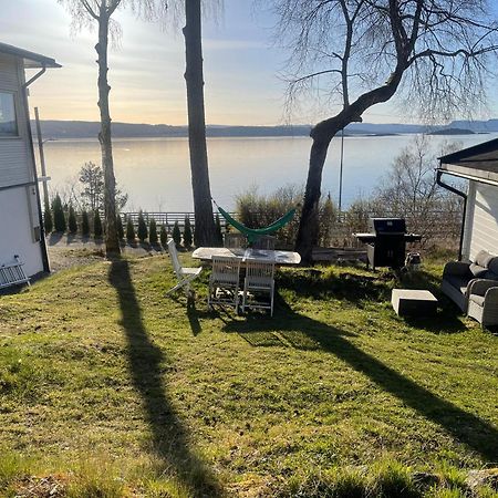 Nice Apartment With1 Bedroom Separate Living Room With A Sofa Bed And A Tiny Kitchen A Bathroom Located In Nordstrand Near By The Sea For 3 Guests With A Garden And Grill 5 Extra Guests With Extra Cost In The Cabin With Sea View Just Outside The Apar أوسلو المظهر الخارجي الصورة