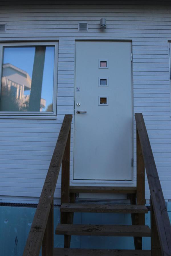 Nice Apartment With1 Bedroom Separate Living Room With A Sofa Bed And A Tiny Kitchen A Bathroom Located In Nordstrand Near By The Sea For 3 Guests With A Garden And Grill 5 Extra Guests With Extra Cost In The Cabin With Sea View Just Outside The Apar أوسلو المظهر الخارجي الصورة
