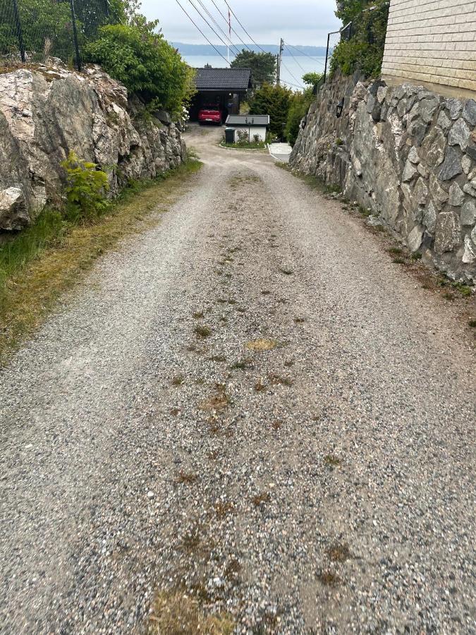 Nice Apartment With1 Bedroom Separate Living Room With A Sofa Bed And A Tiny Kitchen A Bathroom Located In Nordstrand Near By The Sea For 3 Guests With A Garden And Grill 5 Extra Guests With Extra Cost In The Cabin With Sea View Just Outside The Apar أوسلو المظهر الخارجي الصورة