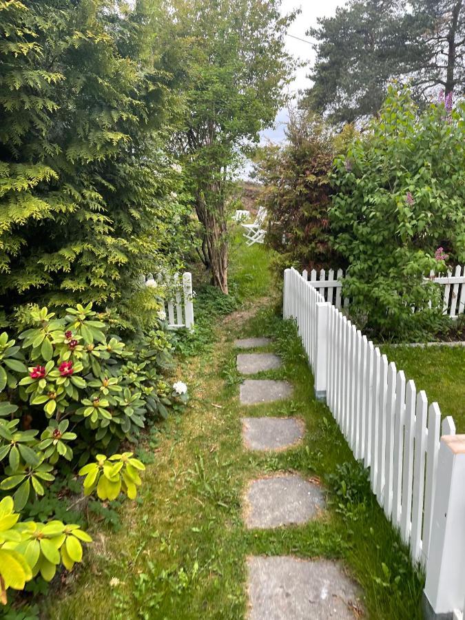 Nice Apartment With1 Bedroom Separate Living Room With A Sofa Bed And A Tiny Kitchen A Bathroom Located In Nordstrand Near By The Sea For 3 Guests With A Garden And Grill 5 Extra Guests With Extra Cost In The Cabin With Sea View Just Outside The Apar أوسلو المظهر الخارجي الصورة