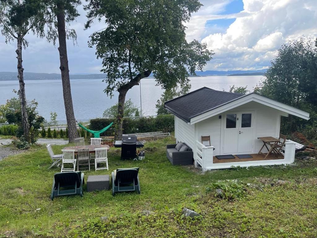 Nice Apartment With1 Bedroom Separate Living Room With A Sofa Bed And A Tiny Kitchen A Bathroom Located In Nordstrand Near By The Sea For 3 Guests With A Garden And Grill 5 Extra Guests With Extra Cost In The Cabin With Sea View Just Outside The Apar أوسلو المظهر الخارجي الصورة