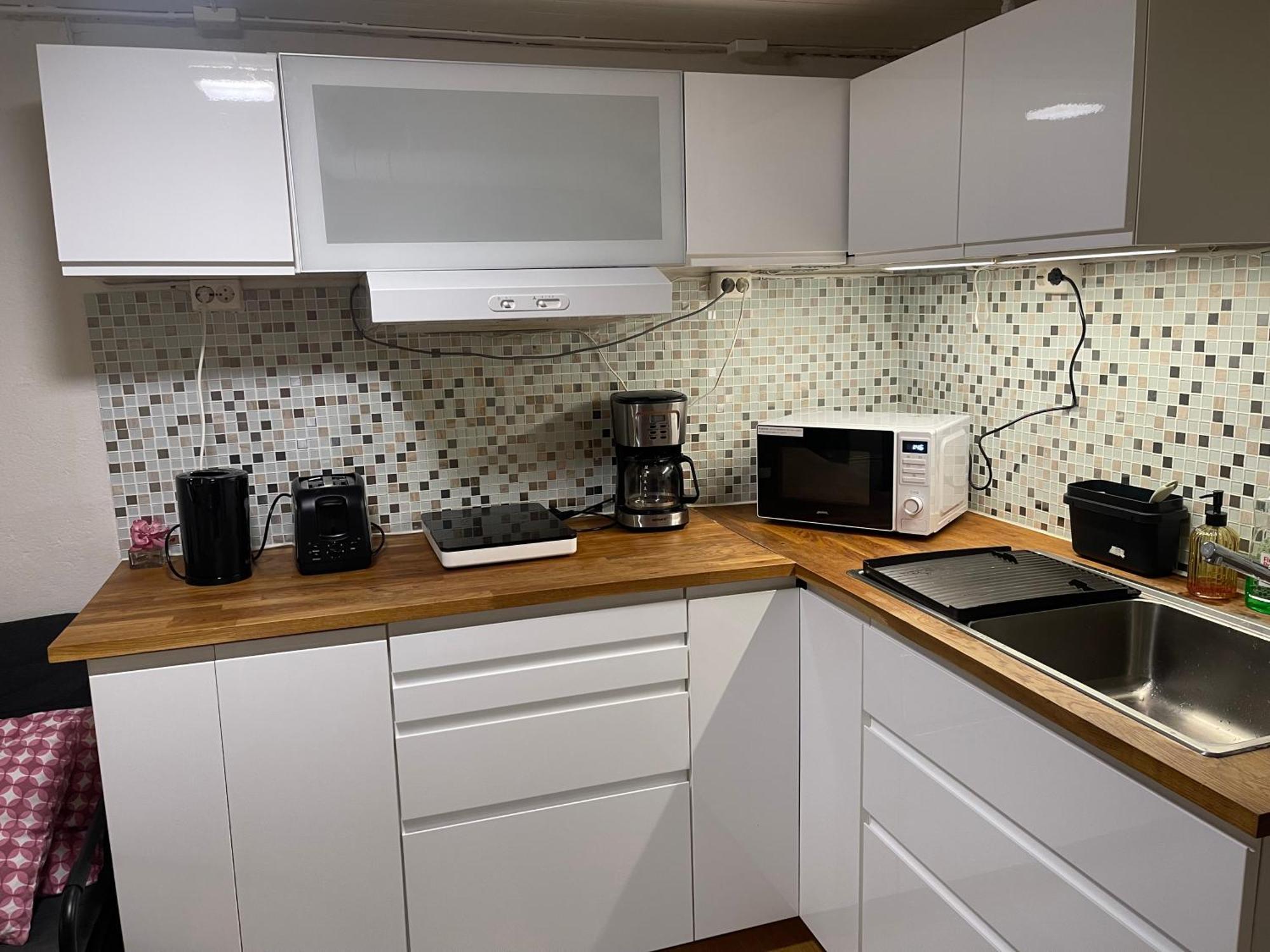 Nice Apartment With1 Bedroom Separate Living Room With A Sofa Bed And A Tiny Kitchen A Bathroom Located In Nordstrand Near By The Sea For 3 Guests With A Garden And Grill 5 Extra Guests With Extra Cost In The Cabin With Sea View Just Outside The Apar أوسلو المظهر الخارجي الصورة