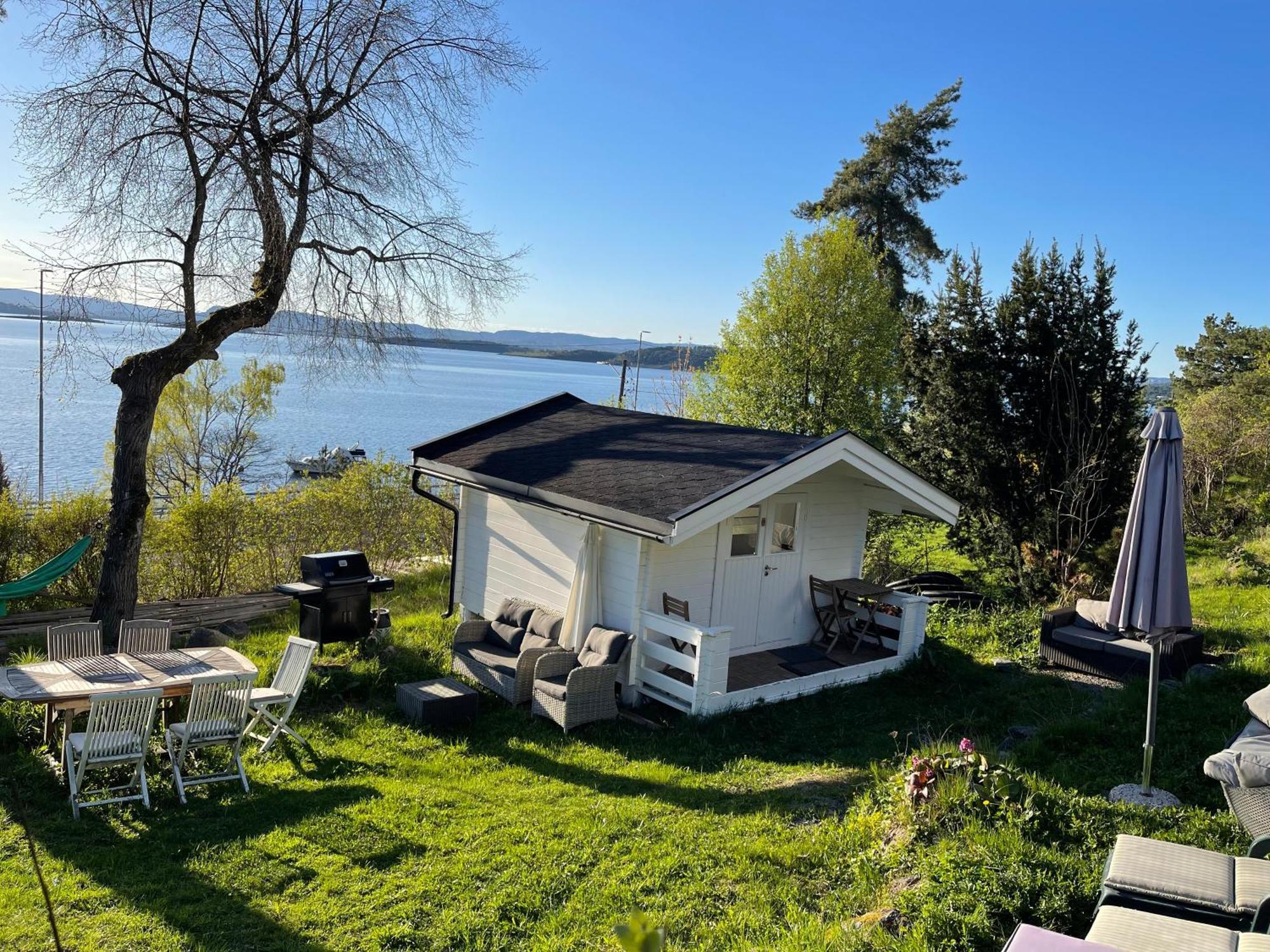 Nice Apartment With1 Bedroom Separate Living Room With A Sofa Bed And A Tiny Kitchen A Bathroom Located In Nordstrand Near By The Sea For 3 Guests With A Garden And Grill 5 Extra Guests With Extra Cost In The Cabin With Sea View Just Outside The Apar أوسلو المظهر الخارجي الصورة